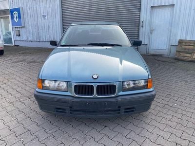 Gebraucht BMW 316 102 PS (75 kW) 1995 Grün Limousine