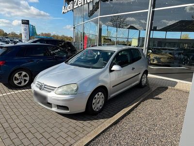 Gebraucht VW Golf 115 PS (84 kW) 2004 Silber Coupé