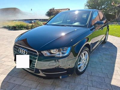 Gebraucht Audi A3 Attraction 110 PS (80 kW) 2015 Schwarz Limousine