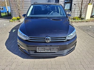 Gebraucht VW Touran Trendline 150 PS (110 kW) 2023 Schwarz Van / Kleinbus