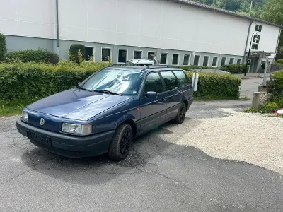 Gebraucht VW Passat 115 PS (84 kW) 1994 Violet Kombi