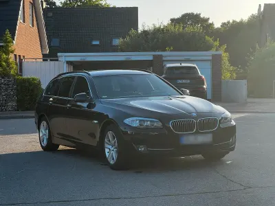 Gebraucht BMW 520 Basis 184 PS (135 kW) 2011 Schwarz Kombi