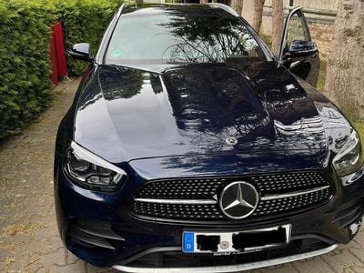 Blau Gebraucht 2020 Mercedes E220 AMG line Kombi | 33.000 €