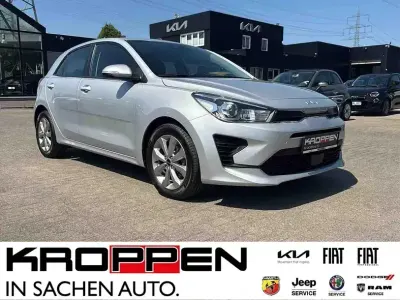 Gebraucht Kia Rio Vision 84 PS (61 kW) 2023 Silber Limousine