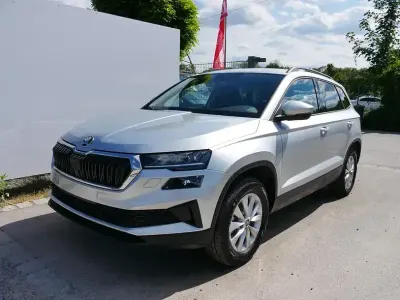 Neu Skoda Karoq Selection 150 PS (110 kW) 2026 Silber SUV