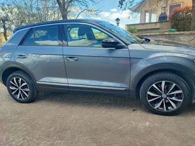 Gebraucht VW T-Roc Style 116 PS (85 kW) 2019 Grau SUV