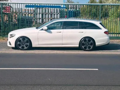 Gebraucht Mercedes E220 AMG line 194 PS (142 kW) 2016 Weiß Kombi