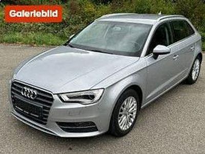Silber Gebraucht 2015 Audi A3 Ambiente Limousine | 13.850 € (Fairer Preis)