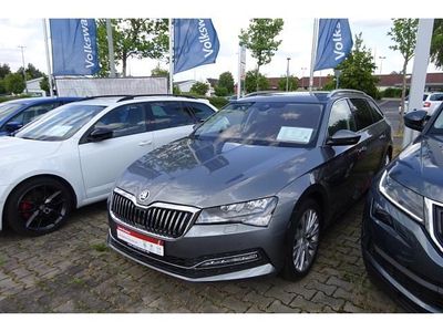 Gebraucht Skoda Superb Style 200 PS (147 kW) 2022 Grau Kombi