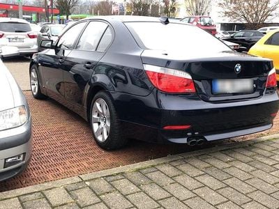 Second-hand BMW 525 Sport Line 218 CP (160 kW) 2005 Albastru Berlinǎ