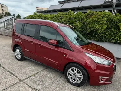 Gebraucht Ford Tourneo Connect Titanium 100 PS (73 kW) 2018 Rot Van / Kleinbus