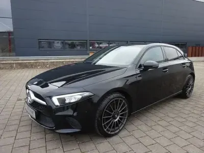 Gebraucht Mercedes A180 136 PS (100 kW) 2021 Schwarz Limousine