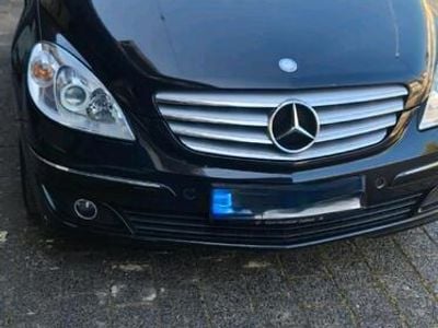 Mercedes B200