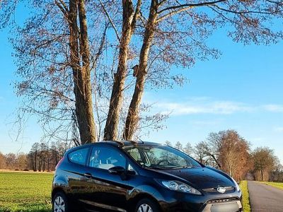 Gebraucht Ford Fiesta Trend 60 PS (44 kW) 2011 Schwarz Kleinwagen