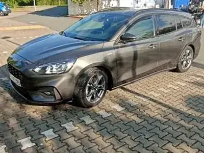 Używany Ford Focus ST-Line 120 KM (88 kW) 2020 Szary Sedan/Limuzyna