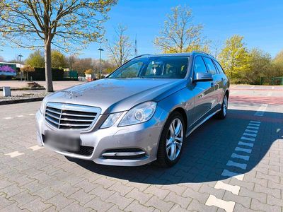 Gebraucht Mercedes E250 204 PS (150 kW) 2011 Grau Kombi