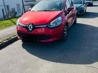 Gebraucht Renault Clio IV 90 PS (66 kW) 2015 Rot Kleinwagen