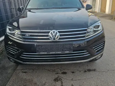 Gebraucht VW Touareg 262 PS (192 kW) 2015 Schwarz SUV