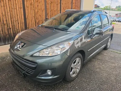 Gebraucht Peugeot 207 96 PS (70 kW) 2009 Grau Kombi