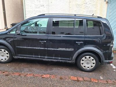 Schwarz Gebraucht 2009 VW Touran Cross Van / Kleinbus | 8.500 € (Etwas zu teuer)