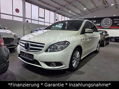 Gebraucht Mercedes B180 109 PS (80 kW) 2012 Weiß Van / Kleinbus