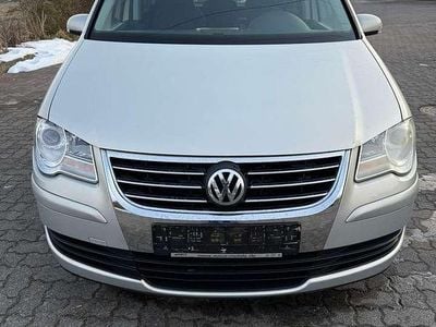 Silver leaf metallic Gebraucht 2009 VW Touran Conceptline Van / Kleinbus | 3.850 € (Guter Preis)