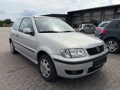 Gebraucht VW Polo 50 PS (36 kW) 2000 Silber