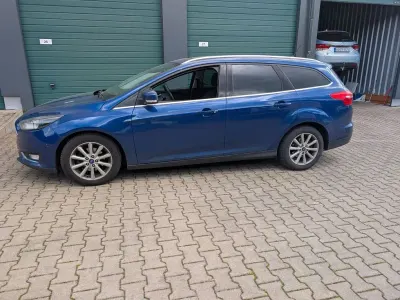 Gebraucht Ford Focus Trend 120 PS (88 kW) 2017 Blau Limousine