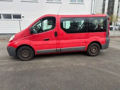 Gebraucht Opel Vivaro 90 PS (66 kW) 2013 Rot Van / Kleinbus