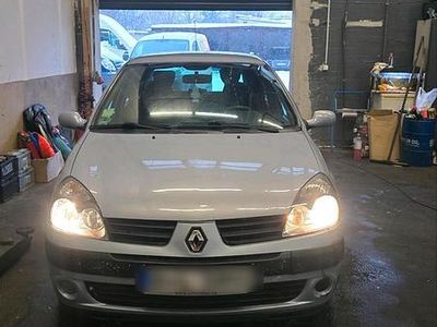 Gebraucht Renault Clio II 54 PS (39 kW) 2004 Blau Kleinwagen