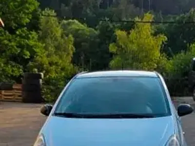 Gebraucht Opel Corsa 90 PS (66 kW) 2009 Weiß Kleinwagen
