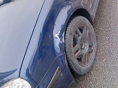 Blau Gebraucht 2001 VW Golf IV Edition Kombi | 1.700 € (Fairer Preis)