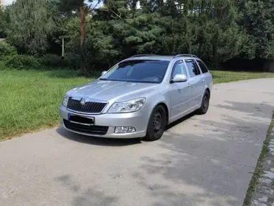 Gebraucht Skoda Octavia Ambiente 140 PS (102 kW) 2010 Silber Kombi