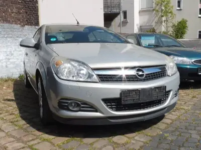 Usata Opel Astra Cabriolet 116 CV (85 kW) 2009 Grigio Cabrio