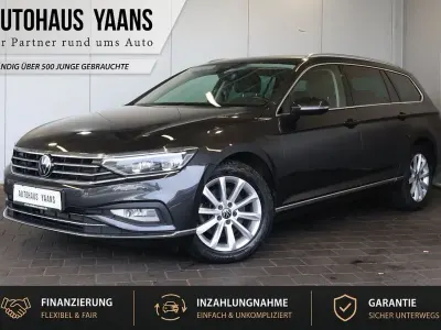 Gebraucht VW Passat Elegance 150 PS (110 kW) 2024 Grau Kombi