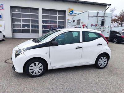 Usata Toyota Aygo 72 CV (52 kW) 2019 Bianco Utilitaria