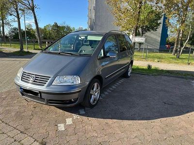 Second-hand VW Sharan United 140 CP (102 kW) 2008 Gri Monovolum
