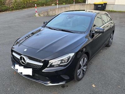 Gebraucht Mercedes CLA200 Shooting Brake 136 PS (100 kW) 2017 Schwarz Kombi