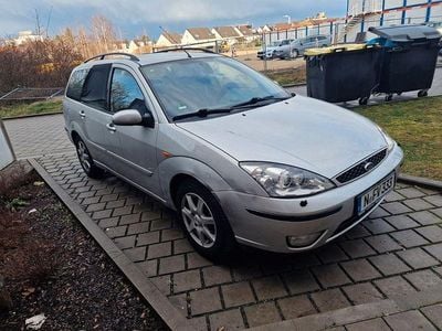 Gebraucht Ford Focus Ghia 101 PS (74 kW) 2002 Silber Limousine