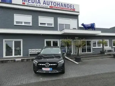 Gebraucht Mercedes GLA200 163 PS (119 kW) 2022 Schwarz SUV