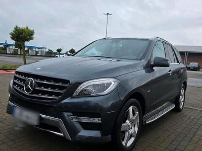 Gebraucht Mercedes ML350 258 PS (189 kW) 2012 Grau SUV