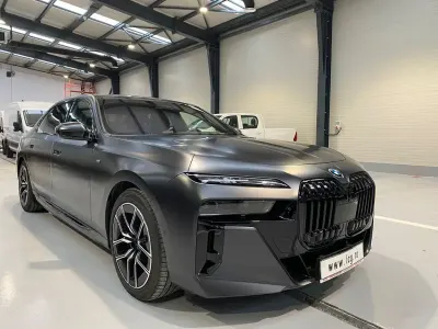 Neu BMW i7 400 kW (544 PS) 2026 Grau Limousine