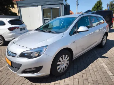 Gebraucht Opel Astra Selection 110 PS (80 kW) 2016 Silber Kombi