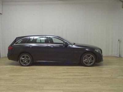 Schwarz Gebraucht 2020 Mercedes C300e AMG line Kombi | 22.480 € (Fairer Preis)