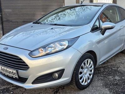 Gebraucht Ford Fiesta Trend 101 PS (74 kW) 2013 Grau Kleinwagen