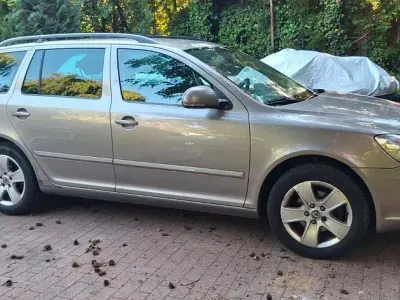 Gebraucht Skoda Octavia Classic 105 PS (77 kW) 2010 Silber Kombi