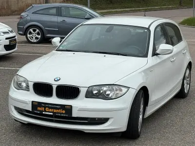 Gebraucht BMW 116 Advantage 116 PS (85 kW) 2011 Weiß Kleinwagen