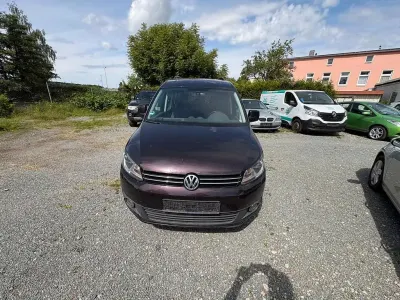 Gebraucht VW Caddy Comfortline 140 PS (102 kW) 2013 Violett Van / Kleinbus