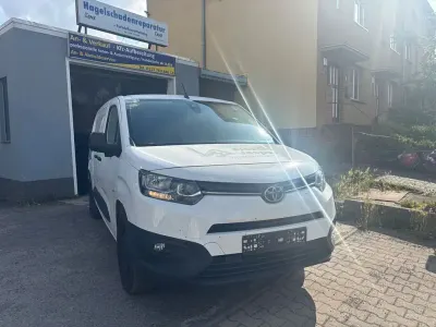 Gebraucht Toyota Proace City City 131 PS (96 kW) 2020 Weiß Van / Kleinbus