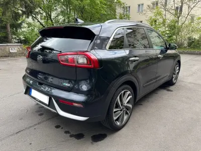 Używany Kia Niro Spirit 141 KM (103 kW) 2017 Niebieski SUV